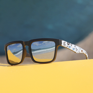 Vente en gros de <span class=keywords><strong>lunettes</strong></span> de soleil UV400 de luxe tendance de haute qualité pour hommes et femmes, <span class=keywords><strong>lunettes</strong></span> carrées populaires, <span class=keywords><strong>lunettes</strong></span> de soleil polarisées tendances de créateur - Product Image 2