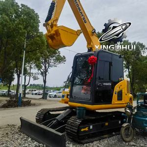 Excavatrice Komatsu 70-8 d'occasion, marque japonaise d'origine, 7 tonnes, petite taille, sur chenilles en caoutchouc. - Product Image 4