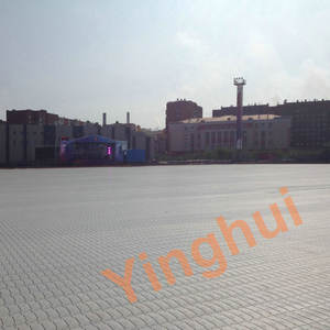 Azulejos de suelo de plástico de Material PP de enclavamiento temporal de alta calidad para protección de césped para deportes y hospitales - Product Image 1