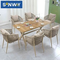 Chaise de salle à manger moderne d'extérieur en aluminium empilable et imperméable avec coussin pour hôtel, idéale pour les villas, patios et restaurants
