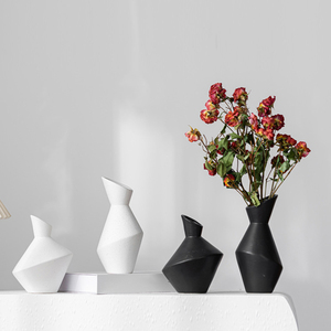 Jarrón de Flores de Cerámica Hecho a Mano de Diseño Abstracto Moderno Nórdico, Decoración para el Hogar, Oficina y Hotel, Diseño Moderno para Decoración - Product Image 1