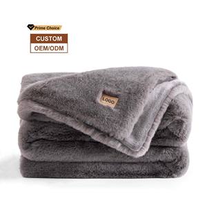 थोक प्रीमियम मोटी गर्म लक्जरी सजावट सोफे कंबल फ्लुफी प्रतिवर्ती फ्लेक्स फर सोफे बिस्तर के लिए कंबल - Product Image 1