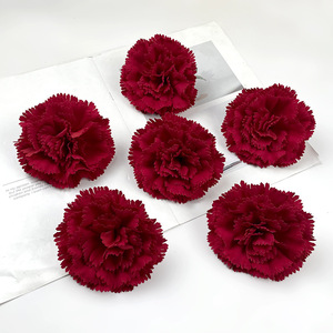 ดอกคาร์เนชั่นกำมะหยี่สีแดงขนาด 11 ซม. ดอกไม้ประดิษฐ์สำหรับตกแต่งงานแต่งงาน ตกแต่งเค้ก ตกแต่งบ้าน - Product Image 1