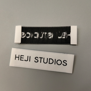 Etiquetas de ropa de diseño gratuito, Etiquetas tejidas, Camiseta lisa de algodón 100 por ciento personalizada, etiqueta de cuello personalizada de marca - Product Image 2