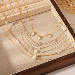 Collar de Perlas de Agua Dulce con Cuentas, Elegante y Retro Francés, Chapado en Oro de 18K, Joyería de Acero Inoxidable para Mujer, Estilo Lujoso y Ligero - Product Image 1