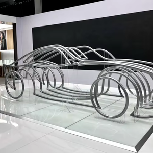 Sol d'exposition incliné portable sur mesure en verre trempé et cadre en aluminium pour salons automobiles, facile à assembler, ignifuge et réutilisable - Product Image 1