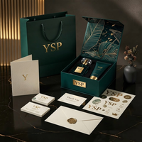 Boîte magnétique vert émeraude personnalisable avec logo, conteneur rigide premium avec plaque métallique et motif botanique pour parfums en gros