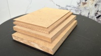 Panneau MDF en mélamine écologique de qualité E1 résistant aux rayures 3mm 4 * 8ft pour les projets de bricolage Panneau MDF en mélamine stratifié à haute pression
