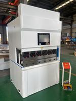 Machine de pliage manuelle électrique pure haute précision synchronisée 30T/1250S avec moteur de pompe 17,4 kW pour tôles en acier inoxydable