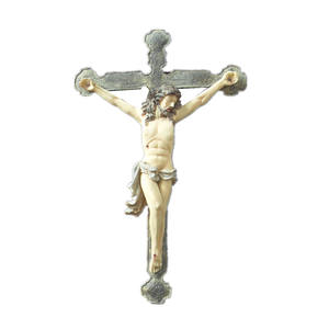 <span class=keywords><strong>Crucifijo</strong></span> Cruz estatua bautismo recuerdos Europa resina artesanía religiosa Jesús bebé artesanía Artificial St George estatuilla 480 Uds - Product Image 6