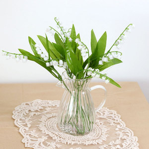 Ramo de Novia de Lirios Artificiales Pequeños y Frescos Estilo Ins, Venta al por Mayor de Fábrica de Flores de Plástico para Acción de Gracias - Product Image 1