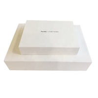 Boîte cadeau rigide magnétique en carton de haute qualité, personnalisable, finition brillante/mate, emballage de luxe pour vêtements, chaussettes, avec gaufrage en fourrure