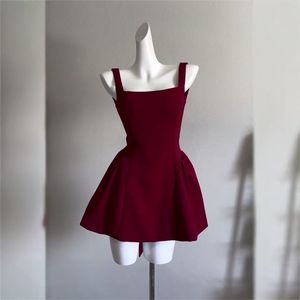 Robe de soirée mi-longue en mousseline de soie respirante et à séchage rapide, style rétro français, rouge, avec col halter, dos nu et taille cintrée, coupe trapèze - Product Image 5