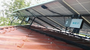 Souligne le système de micro-onduleur solaire triphasé de 600W Micro-onduleur solaire à haute efficacité - Product Image 5