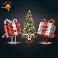 Décorations lumineuses de Noël IP67 pour extérieur, motifs commerciaux, LED, figurines de boîtes cadeaux de dessins animés pour projets de décoration de Noël.