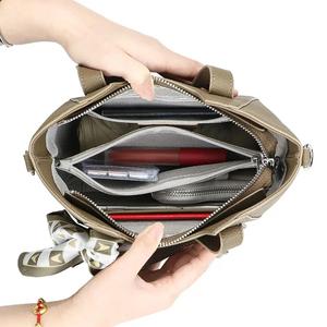 Sacs à main pour femmes en cuir véritable AndoBag, sac bandoulière grande capacité, sac à main tendance rétro avec ruban 1636 - Product Image 6
