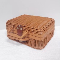 Boîte de rangement rectangulaire vintage portable personnalisée en rotin tressé à la main, panier de pique-nique, valise en plastique en rotin avec couvercle, cadeau de mariage