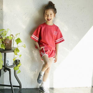 Conjunto de Camisa y Pantalones Cortos Deportivos con Estampado para Niñas, Estilo Coreano, de la Tienda Mayorista en Línea Cotton Baba Suit - Product Image 2