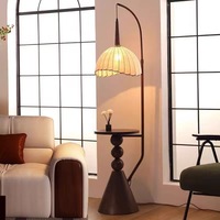 Lampadaire de pêche rétro américain avec table basse intégrée, étagère de rangement et abat-jour sphérique Pomelo pour salon, chambre et chevet