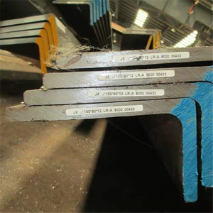 Cornière en acier laminée à chaud à côtés égaux Q235 A36 SS400 S235JR 20x20x3mm-200x200x24mm pour la construction <span class=keywords><strong>de</strong></span> bâtiments et les structures en acier - Product Image 5