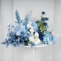 Chemin de table et centre de table en fleurs, rangée de fleurs artificielles en soie pour la décoration de mariages et de fêtes de la Fête des Mères