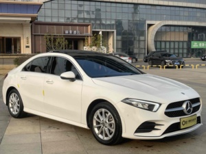 <span class=keywords><strong>Mercedes</strong></span>-Benz <span class=keywords><strong>Classe</strong></span> <span class=keywords><strong>A</strong></span> d'occasion <span class=keywords><strong>2020</strong></span> A200L Sport Sedan pour l'exportation - Product Image 3
