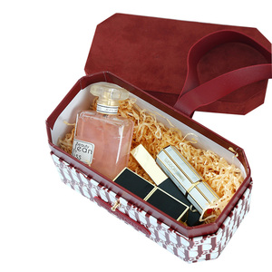 Hộp Bao Bì Quà Tặng Bằng Da Và Bìa Cứng Logo Tùy Chỉnh Cao Cấp Có Tay Cầm Hộp Kẹo Dễ Thương Gấp Gọn Sang Trọng - Product Image 4