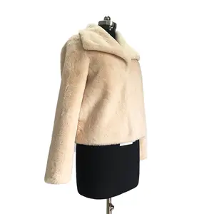 Vente en Gros Manteau d'Hiver pour Femme Manteau en Fausse Fourrure Manteau Court en Peau de Lapin pour Dames