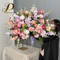 Handgemaakte kunstbloemenbal arrangement op maat, roze bruiloft tafeldecoratie voor evenementen en ceremonies