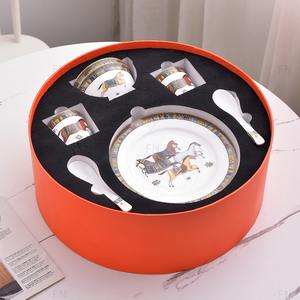Service de table de luxe en porcelaine fine à 10 pièces, motif quatre chevaux de guerre, en porcelaine osseuse, avec logo personnalisé, accessoires de cuisine très vendus - Product Image 3