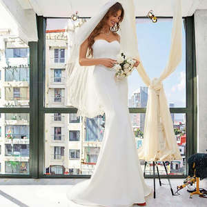 Robe de mariée sirène personnalisée grande taille en satin, bustier, décolleté cœur, élégante, coupe sirène, longueur ras du sol - Product Image 3