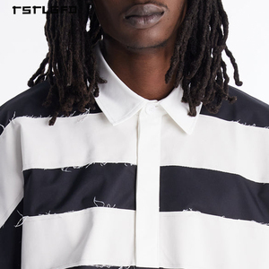 เสื้อยืดผู้ชายไซส์ใหญ่ ทรงหลวม ขอบดิบ แขนสั้น ลายทาง สไตล์โปโล - Product Image 4