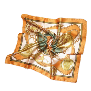 Maßgefertigtes Satin-Bandana Modisches Blumenmuster Quadratischer Schal Private Label Individuelles Logo-Druck OEM ODM Hersteller für Boutique-Marken - Product Image 5
