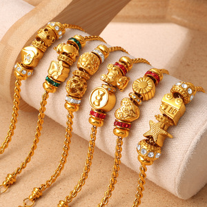 Pulsera de Oro Oujia con Dijes de Múltiples Elementos, Estrella de Mar y Copo de Nieve, Joyería de Moda para Mujer, Regalo - Product Image 1