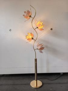 Klassische Vierfach-Drehregler-Stehlampe mit 3-Wege-Schalter, Rosa Lotus, für Wohnzimmer und Ecken, Dekorative Beleuchtung - Product Image 4