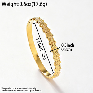 Pulseras y brazaletes de oro fino, pulidos, resistentes al óxido, con un brillo metálico suave y brillante, con un patrón de follaje natural elegante y a la moda. - Product Image 6