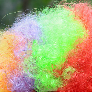 Perruque Afro Colorée Bouclée Cheveux de Clown Bonnet en Maille Élastique Accessoire de Performance pour Fête d'Halloween et Cosplay - Product Image 4