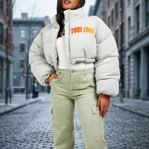 Blouson court matelassé gris clair, col montant, fermeture éclair, manches chauve-souris, logo imprimé sur le devant, manteau d'hiver - Product Image 6