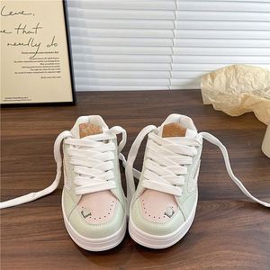 Zapatillas de Skate Versátiles de Diseño Novedoso 2026 para Mujer, Estilo Casual Urbano, Retro Harajuku, Tipo Pan - Product Image 4