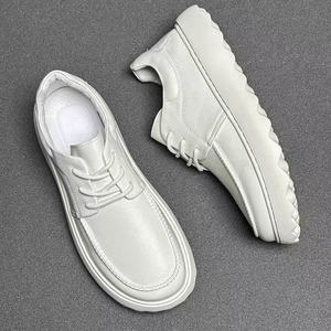 Chaussures décontractées pour hommes, confortables et légères, chaussures blanches en cuir souple pour hommes, chaussures bateau à semelles épaisses, polyvalentes - Product Image 3