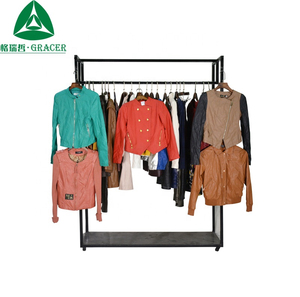 Cappotto Invernale Casual Unisex di Alta Qualità in Pelle Usata del Marchio Gracer di Prima Classe da Dubai - Product Image 1