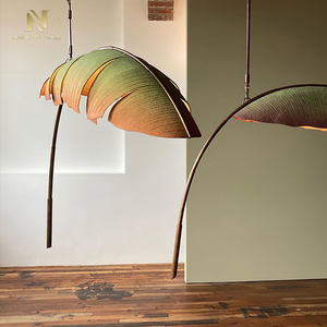 Lampadario Moderno per Interni con Foglie di Banana, Personalizzabile per Sala da Pranzo, Soggiorno e Camera da Letto - Product Image 1