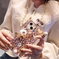 Étui à perles de cristal pour Apple 17 16 15 Pro Max, étui pour iPhone 14 avec motif bouteille de parfum, citrouille, voiture, fleur, et sangle bandoulière entièrement ornée de cristaux
