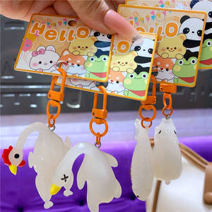 Porte-clés créatif amusant à changement de couleur UV, dessin animé, <span class=keywords><strong>poulet</strong></span> rôti, canard, cochon - Product Image 4