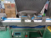 Machine à trancher automatique pour poitrines de poulet et de bœuf, moteur en acier inoxydable SUS304, usine de traitement haute efficacité 220/380/420V Longue portée