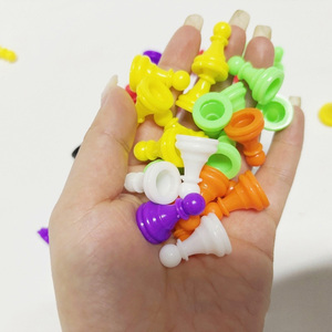 Pezzi di Scacchi e <span class=keywords><strong>Dama</strong></span> in Plastica Colorata Premium, Accessori per Giochi da Tavolo, Stile Cartone Animato per Bambini - Product Image 4