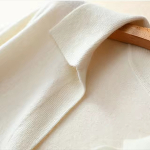 <span class=keywords><strong>Maglione</strong></span> <span class=keywords><strong>POLO</strong></span> con Scollo a V in Puro Cashmere Mongolo, Camicia in Cashmere per <span class=keywords><strong>Donna</strong></span>, <span class=keywords><strong>Maglione</strong></span> Invernale del Produttore - Product Image 4