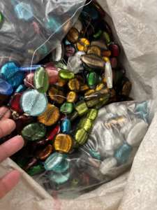 Perles de verre en feuille d'argent scintillantes personnalisées Métaux en vrac pour colliers Bracelets et boucles d'oreilles pour artisanat décoratif - Product Image 3