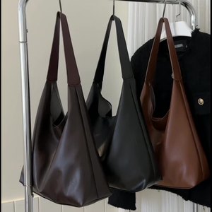 Large Capacity Fashionable Texture <strong>Soft</strong> <strong>Leather</strong> <strong>Bag</strong> for Women 2025 New Versatile Single Shoulder Underarm Tote <strong>Bag</strong> - Product Image 4