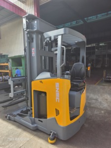 รถยกพาเลทแบบหลายทิศทาง 1.5 ตัน สำหรับทางเดินแคบ รถยกแบบ Reach Truck รถยกแบบ Side Loader รถยกแบบ Stacker - Product Image 4